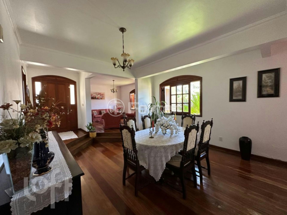 Casa à venda com 3 quartos, 256m² - Foto 6