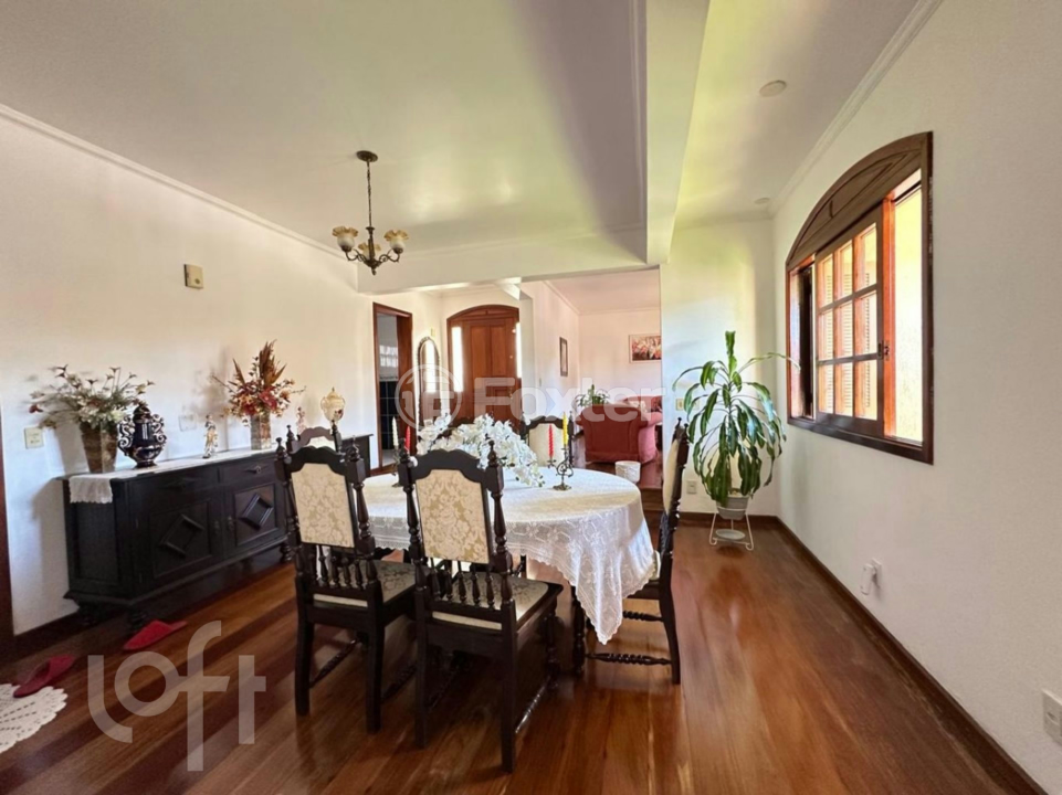Casa à venda com 3 quartos, 256m² - Foto 4