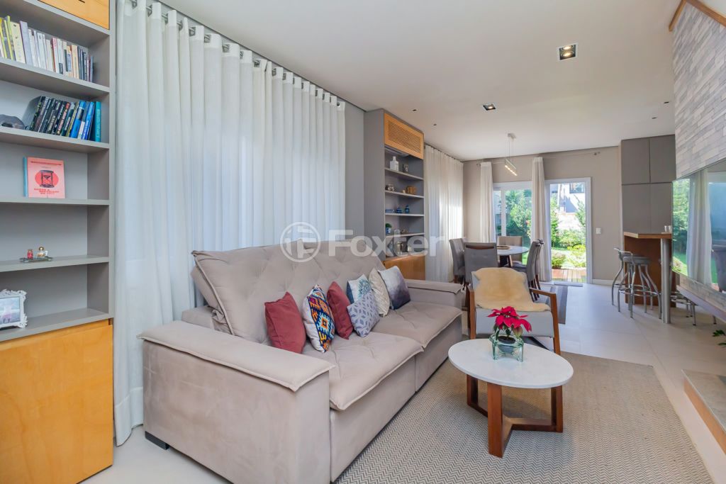 Casa de Condomínio à venda com 3 quartos, 205m² - Foto 2