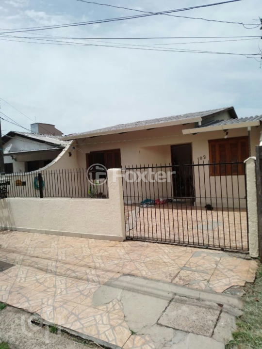 Casa à venda com 2 quartos, 79m² - Foto 1