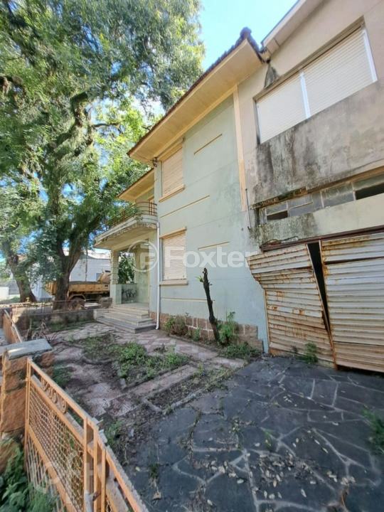 Casa à venda com 4 quartos, 200m² - Foto 4