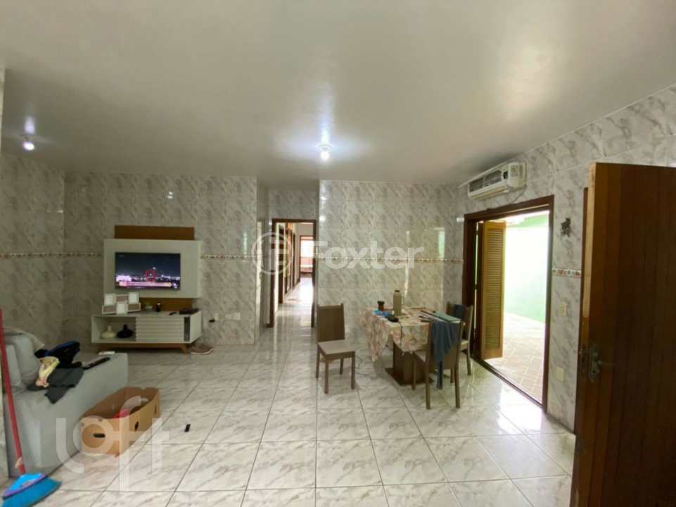 Casa à venda com 4 quartos, 250m² - Foto 2