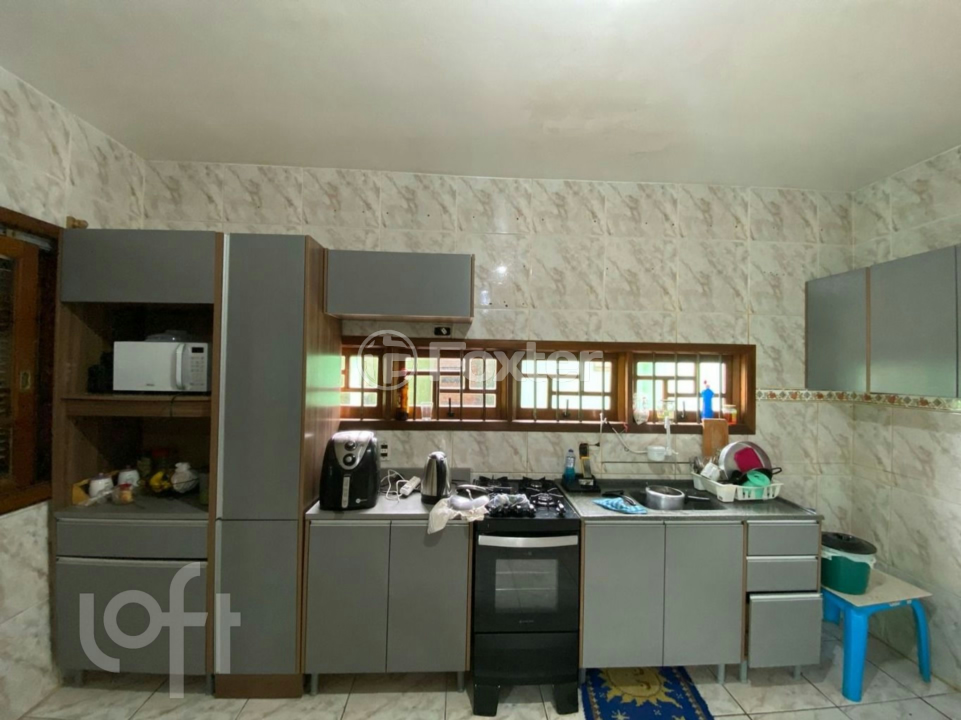 Casa à venda com 4 quartos, 250m² - Foto 4