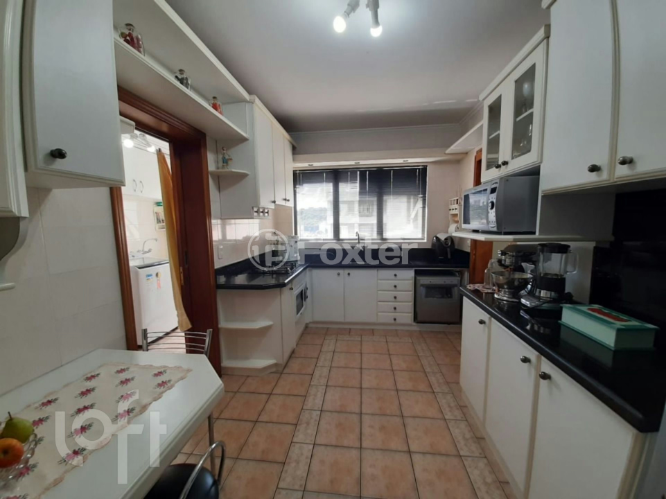 Apartamento à venda com 3 quartos, 134m² - Foto 4