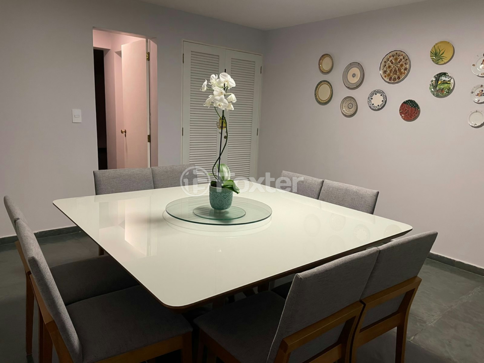 Casa à venda com 4 quartos, 550m² - Foto 2