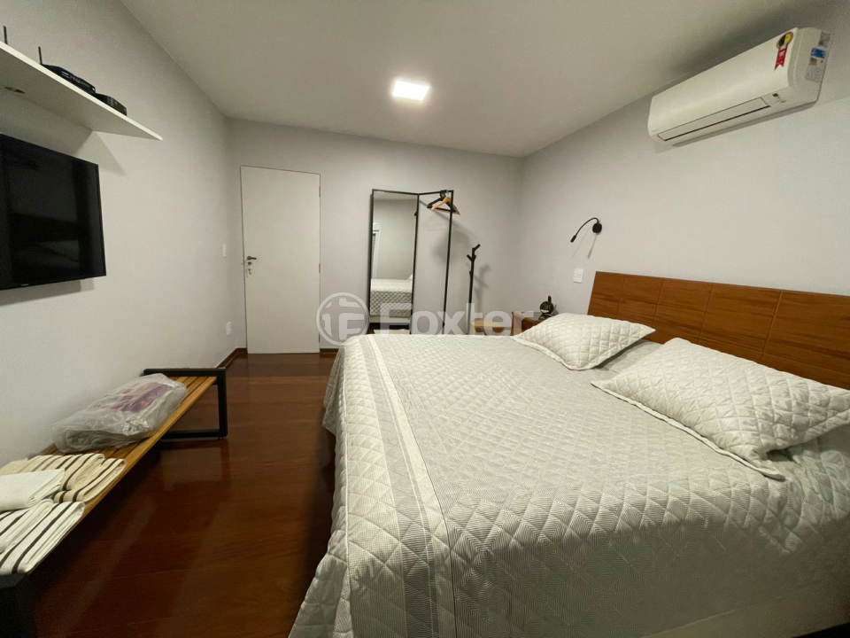 Casa à venda com 4 quartos, 550m² - Foto 4