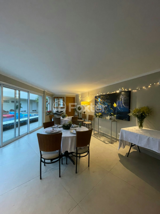 Casa à venda com 4 quartos, 550m² - Foto 3