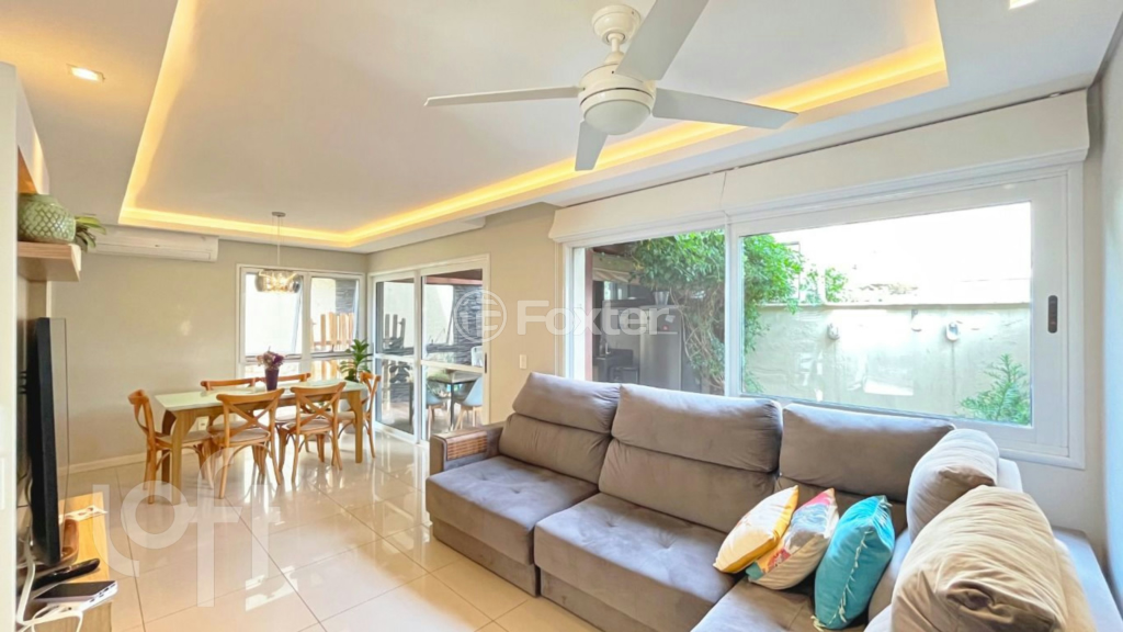 Casa de Condomínio à venda com 3 quartos, 216m² - Foto 4