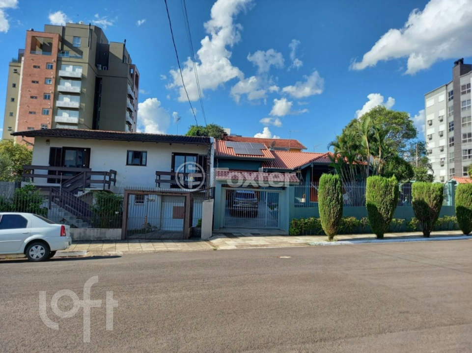 Casa à venda com 5 quartos, 202m² - Foto 4