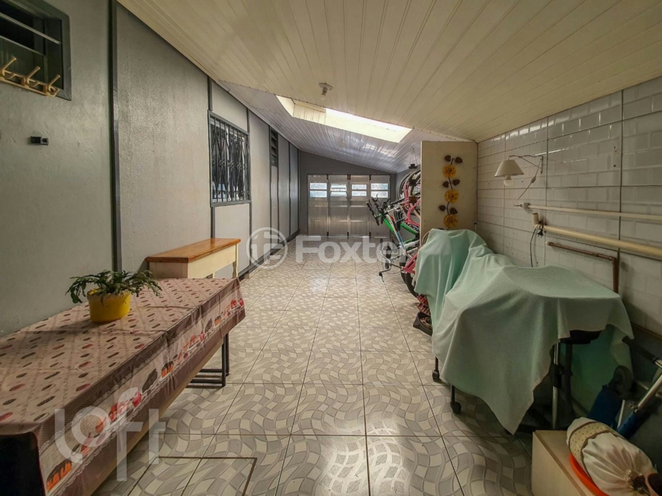 Casa à venda com 2 quartos, 101m² - Foto 4