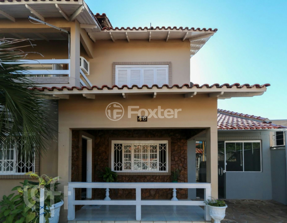 Casa à venda com 7 quartos, 263m² - Foto 1