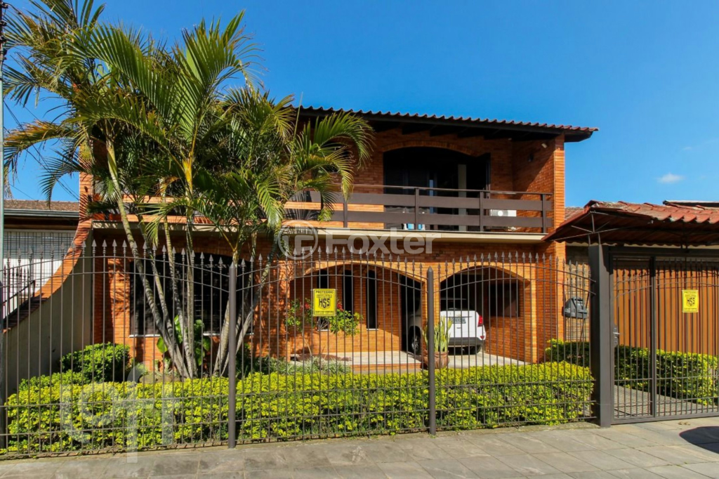 Casa à venda com 6 quartos, 500m² - Foto 1