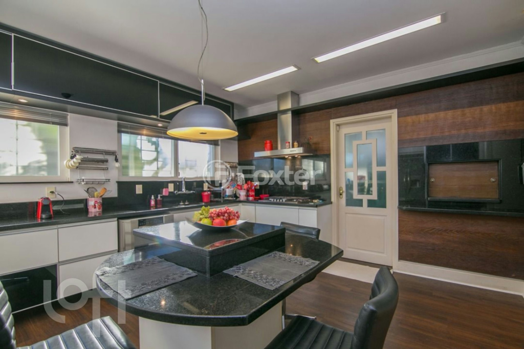 Casa à venda com 5 quartos, 551m² - Foto 1