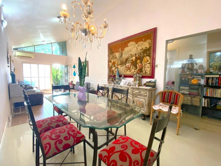 Casa à venda com 3 quartos, 182m² - Foto 2
