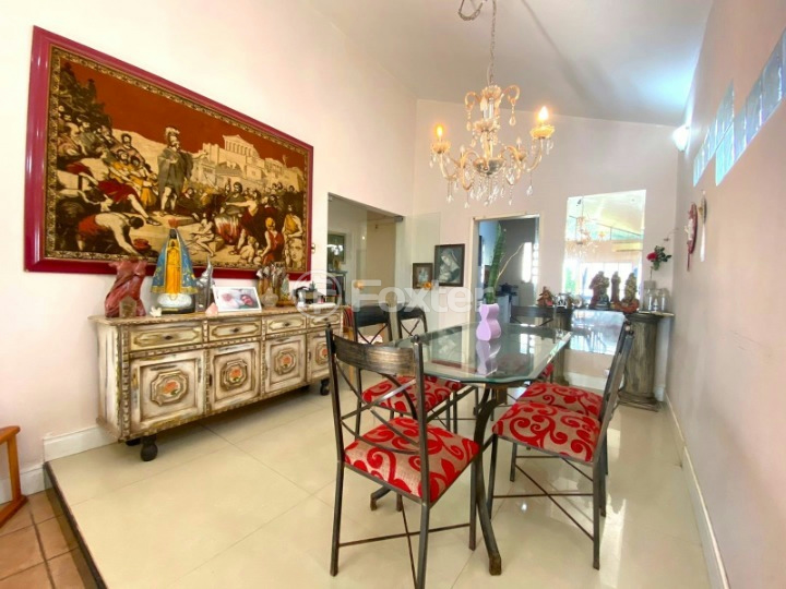 Casa à venda com 3 quartos, 182m² - Foto 1