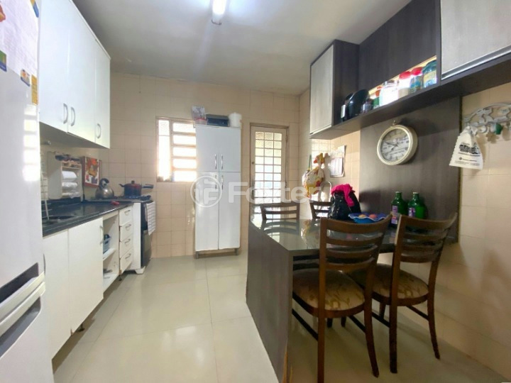 Casa à venda com 3 quartos, 182m² - Foto 8