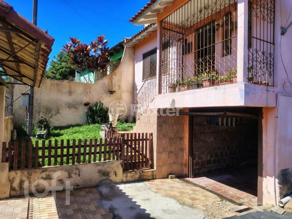 Casa à venda com 3 quartos, 126m² - Foto 1