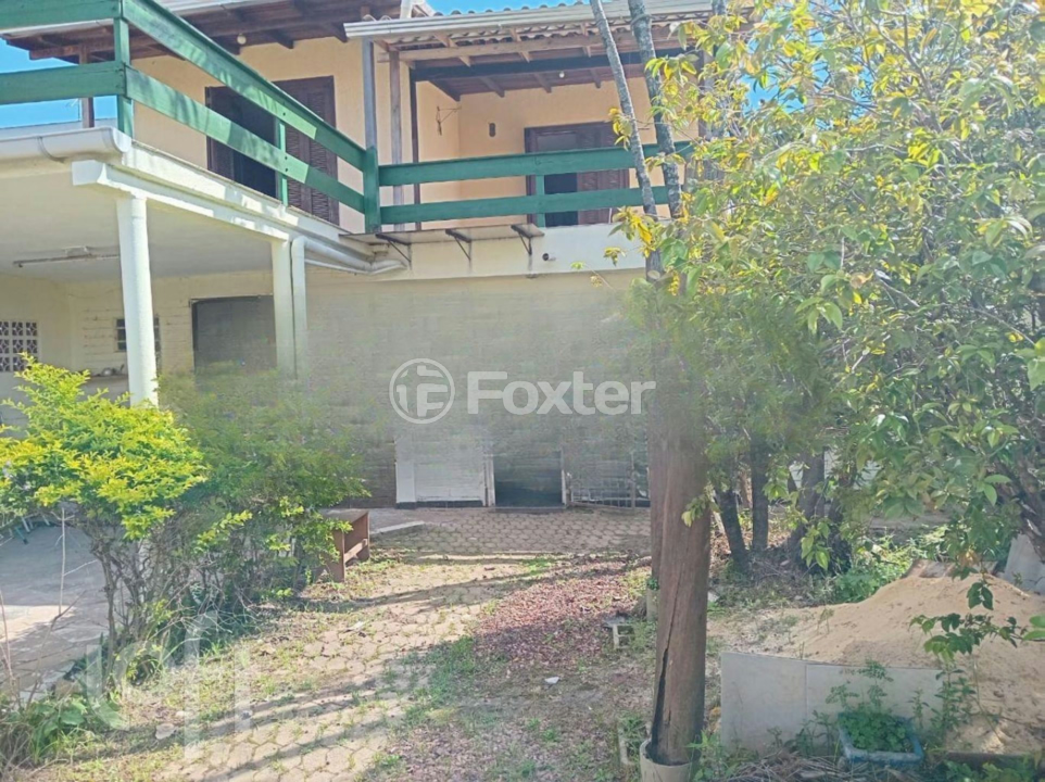 Casa à venda com 3 quartos, 200m² - Foto 1