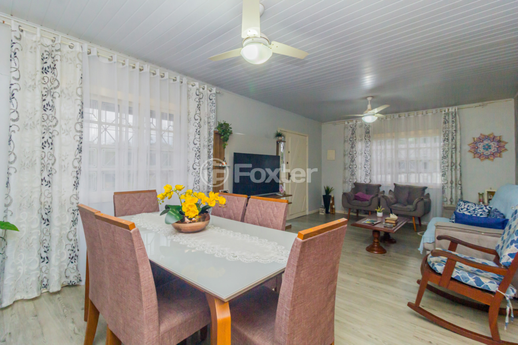 Casa à venda com 4 quartos, 300m² - Foto 2