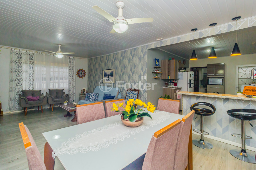 Casa à venda com 4 quartos, 300m² - Foto 1