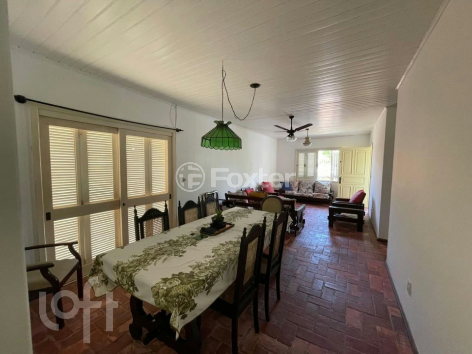 Casa à venda com 3 quartos, 143m² - Foto 1