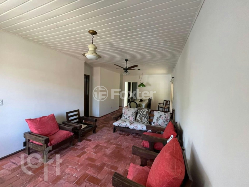 Casa à venda com 3 quartos, 143m² - Foto 2
