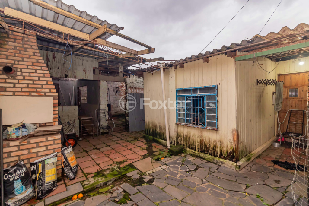 Casa à venda com 4 quartos, 96m² - Foto 26
