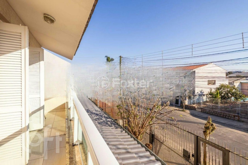 Casa à venda com 3 quartos, 235m² - Foto 2