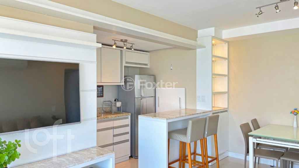 Apartamento à venda com 2 quartos, 68m² - Foto 4