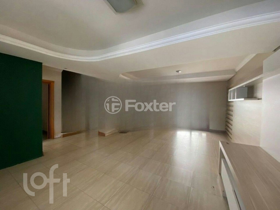Casa à venda com 4 quartos, 218m² - Foto 1