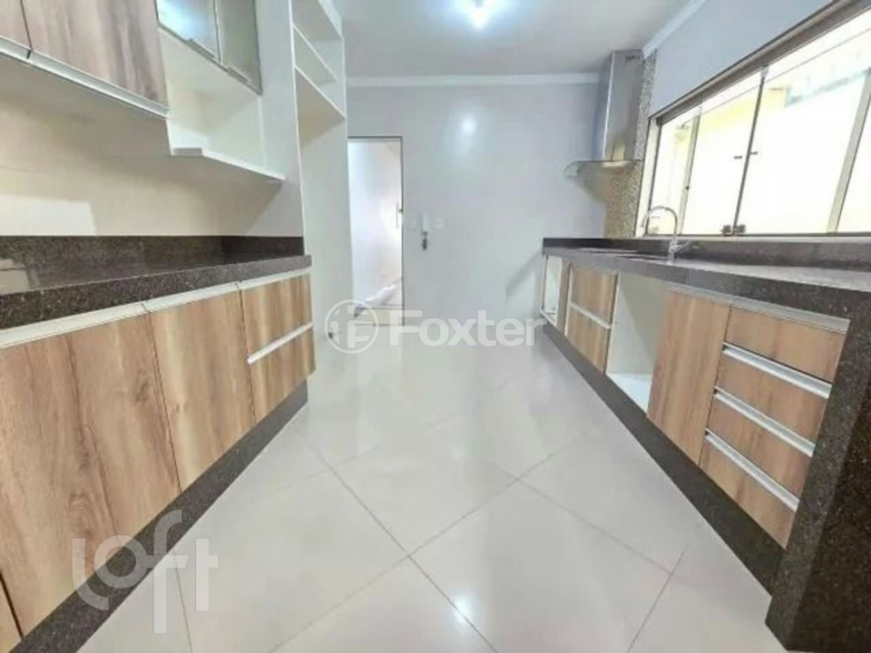 Casa à venda com 3 quartos, 220m² - Foto 3