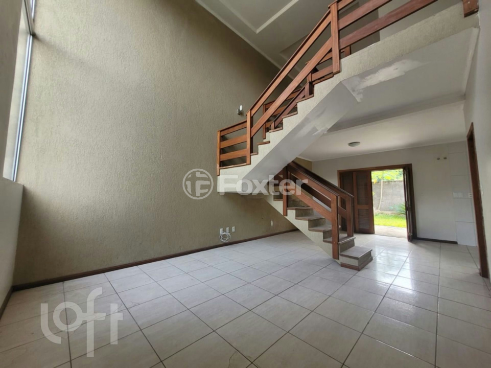 Casa à venda com 3 quartos, 215m² - Foto 1
