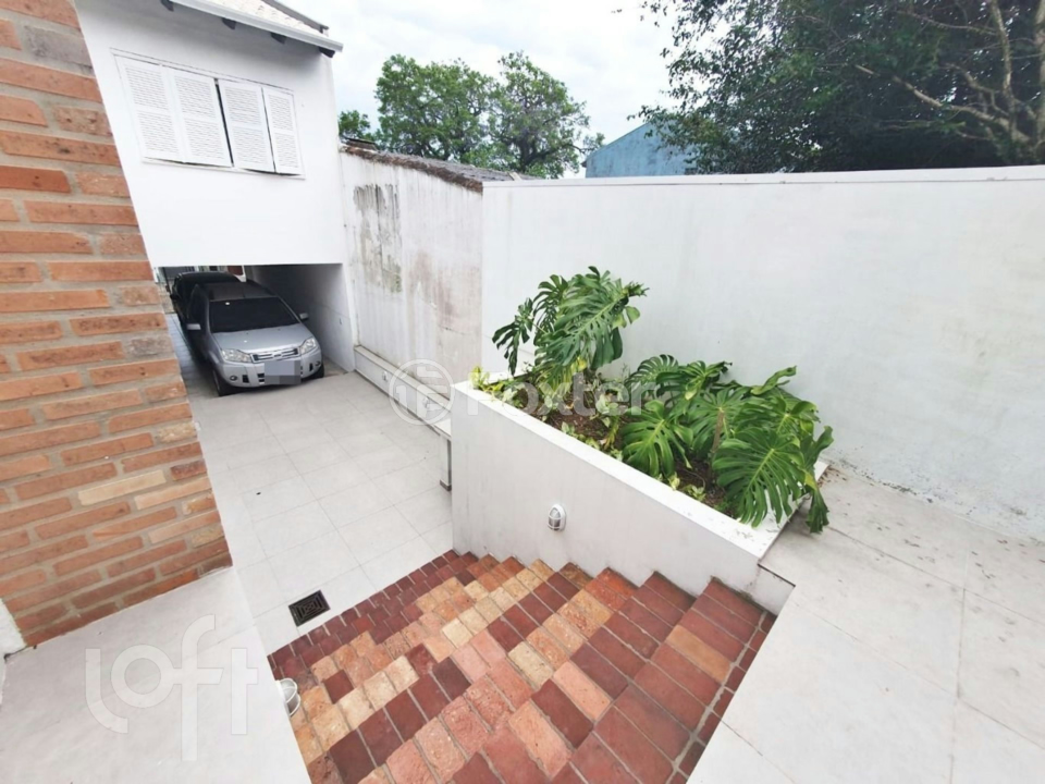 Casa à venda com 3 quartos, 240m² - Foto 2