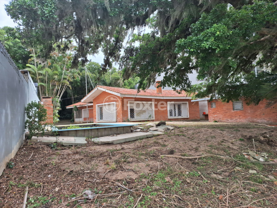 Casa à venda com 4 quartos, 160m² - Foto 1