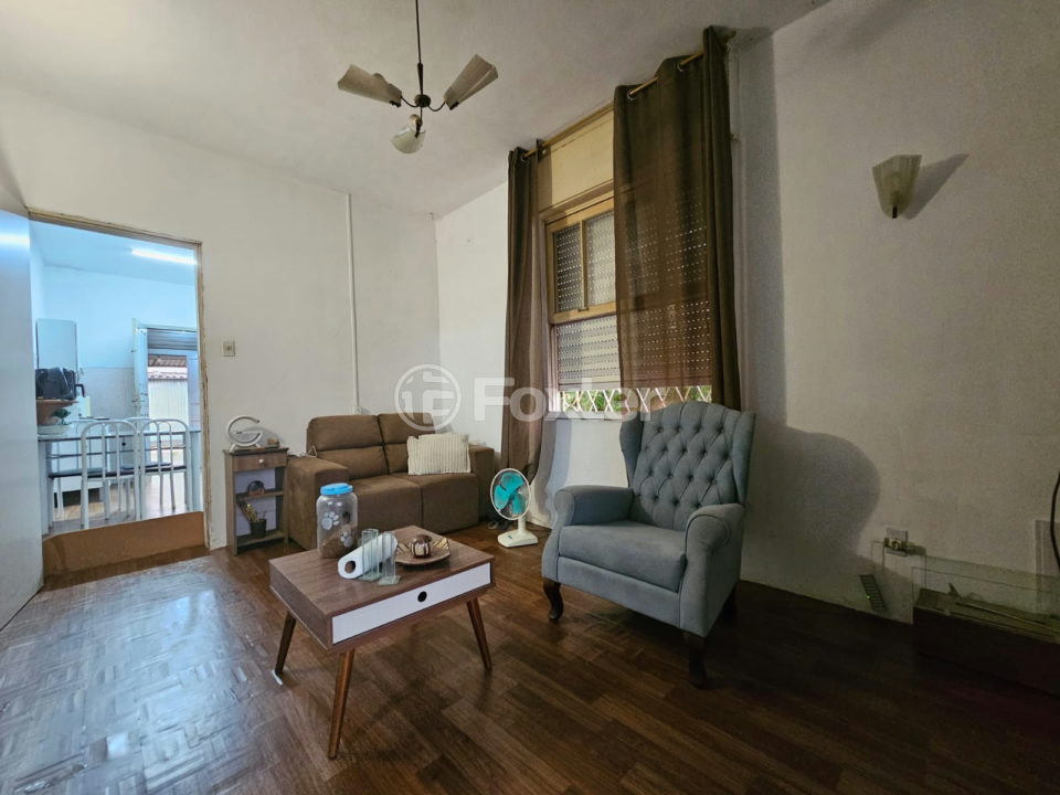 Casa à venda com 2 quartos, 150m² - Foto 2