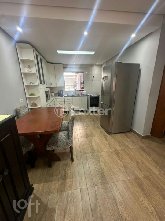 Casa à venda com 3 quartos, 208m² - Foto 5