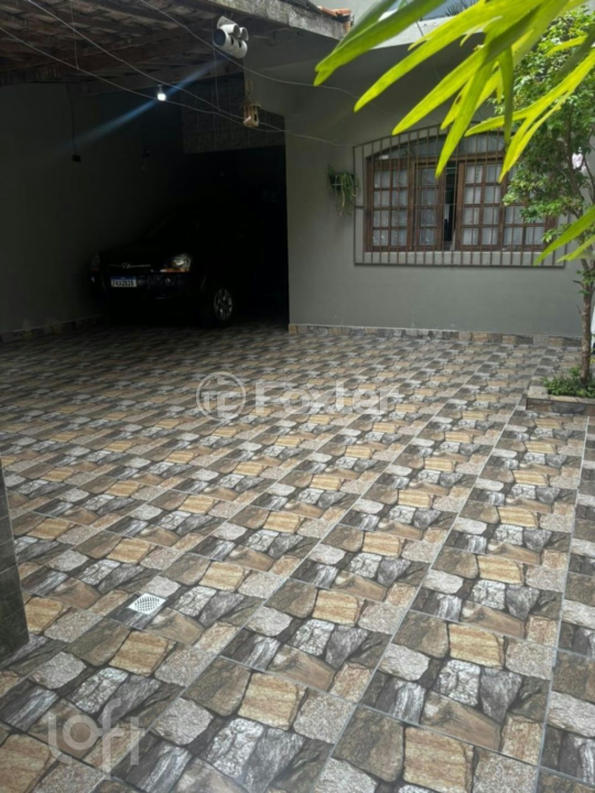 Casa à venda com 3 quartos, 208m² - Foto 1