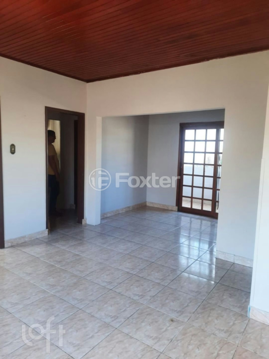 Casa à venda com 3 quartos, 99m² - Foto 1