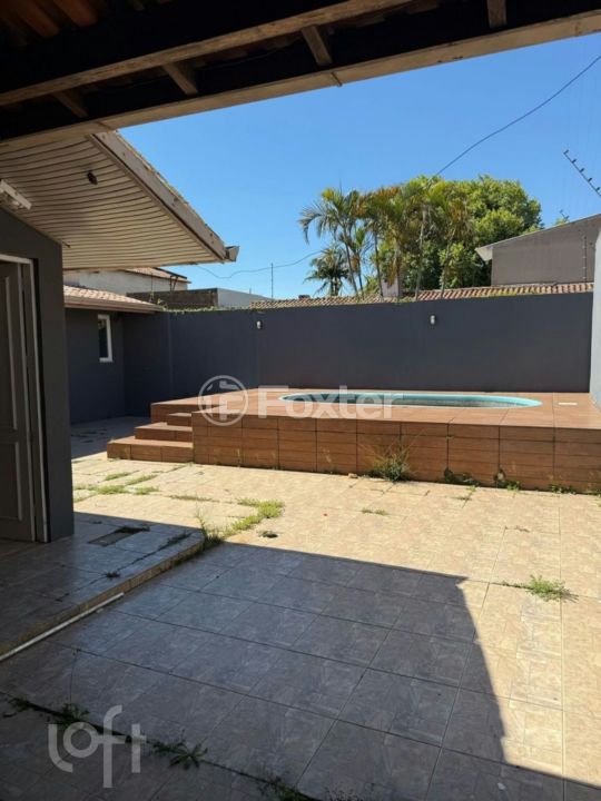Casa à venda com 3 quartos, 115m² - Foto 2