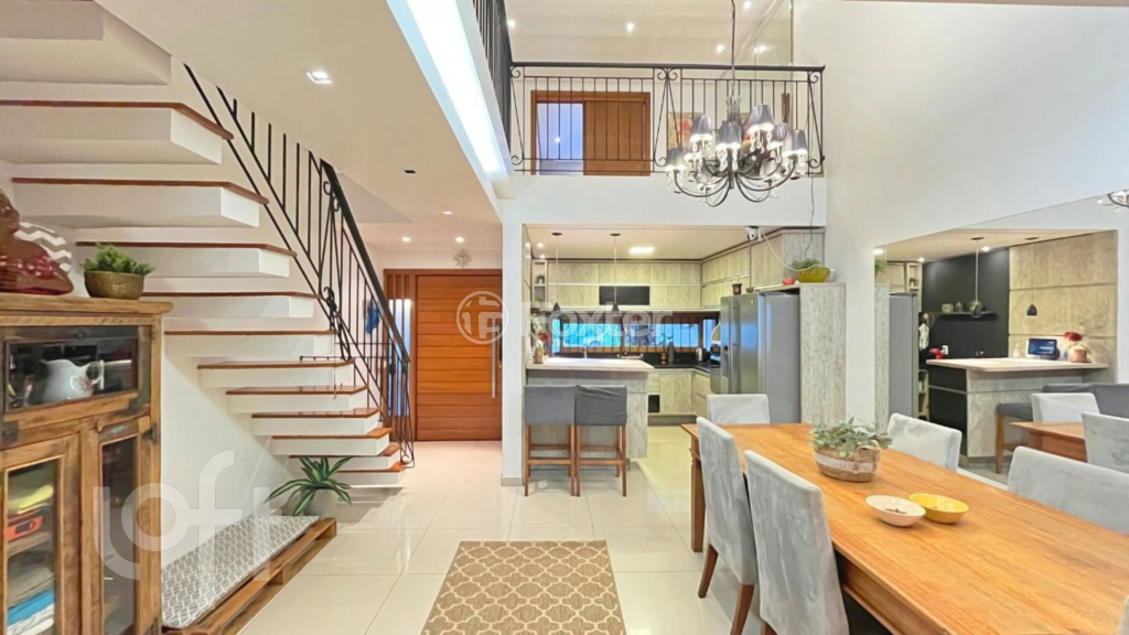 Casa à venda com 3 quartos, 198m² - Foto 1