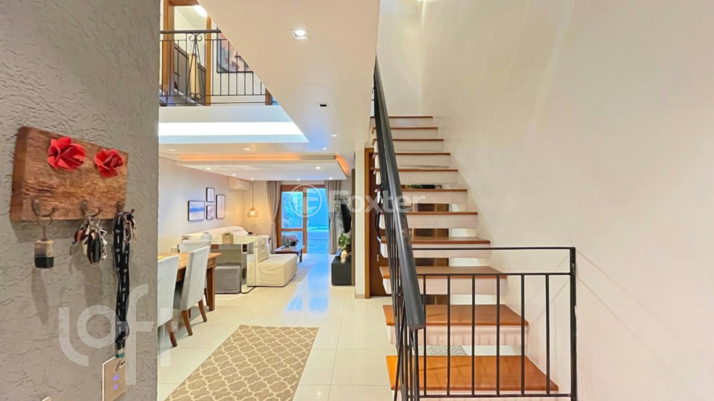 Casa à venda com 3 quartos, 198m² - Foto 2