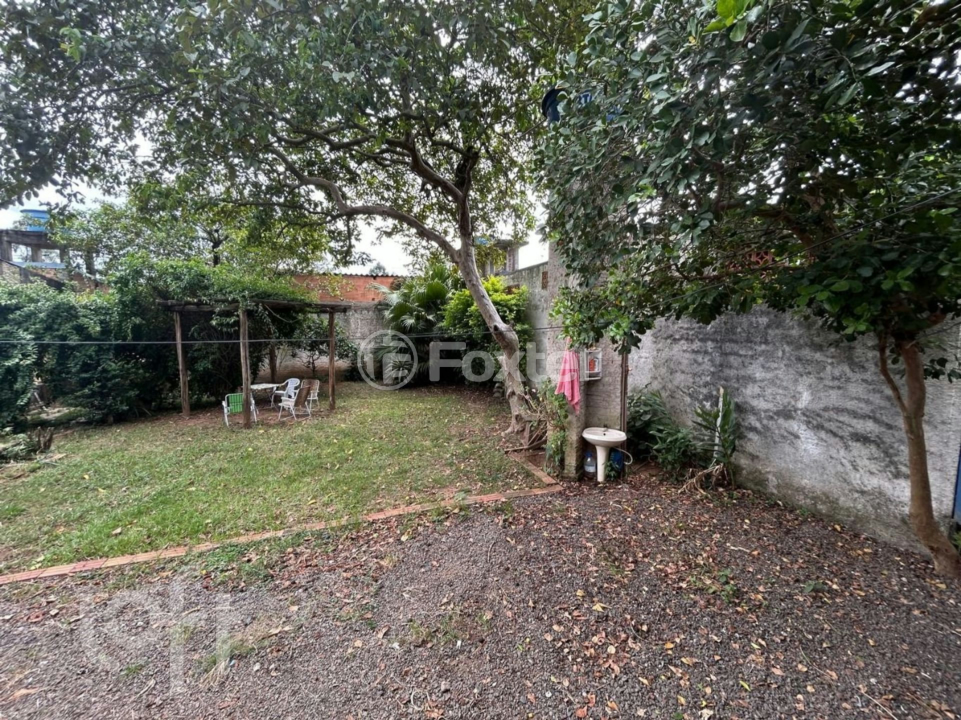 Casa à venda com 2 quartos, 100m² - Foto 2