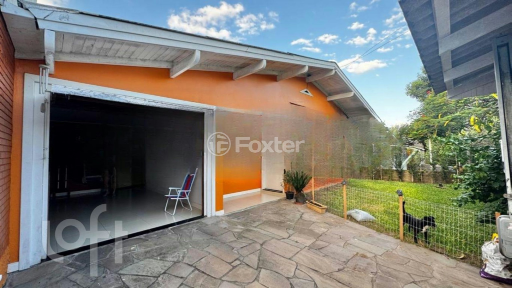 Casa à venda com 3 quartos, 134m² - Foto 1