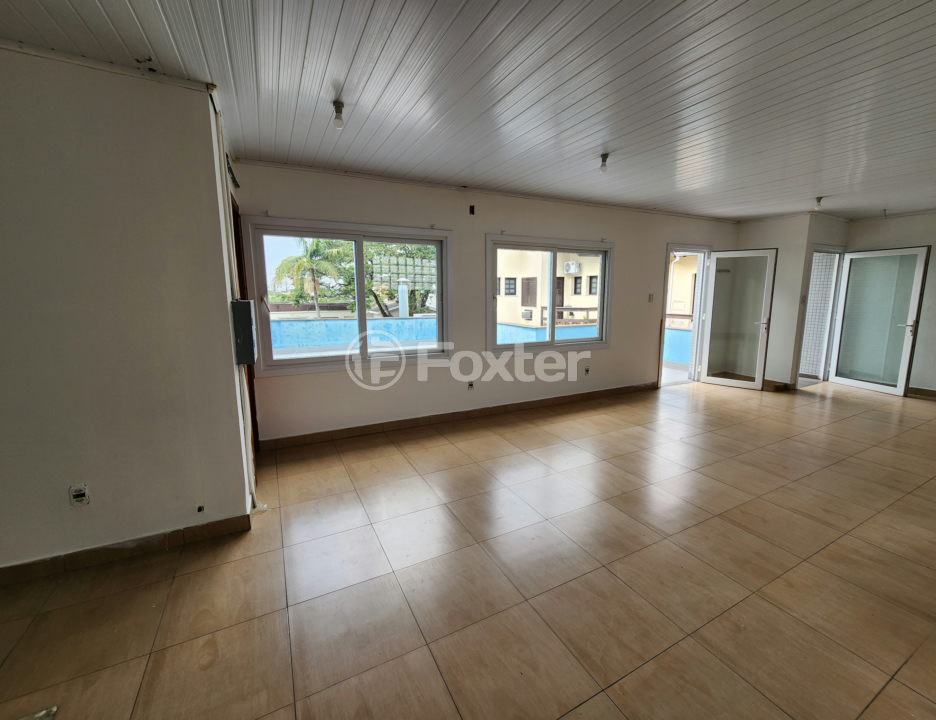 Casa à venda com 2 quartos, 250m² - Foto 1