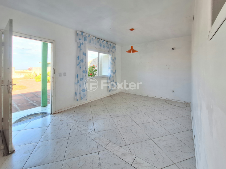 Casa à venda com 2 quartos, 182m² - Foto 1