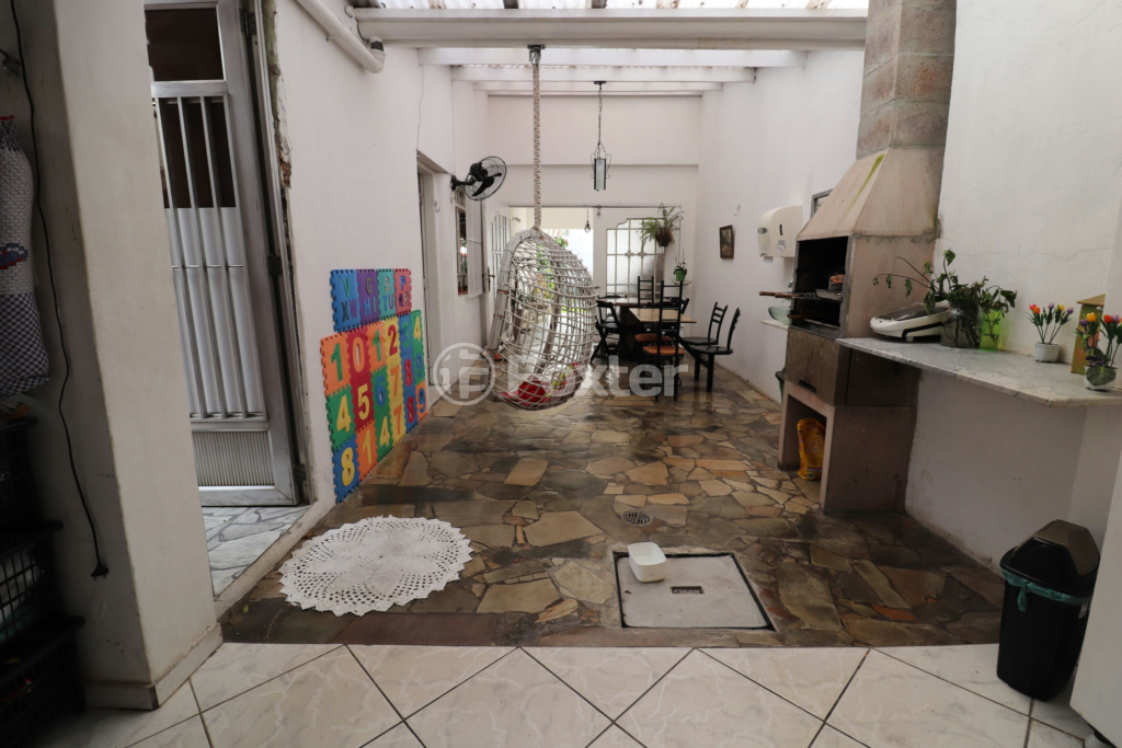 Casa à venda com 5 quartos, 260m² - Foto 14