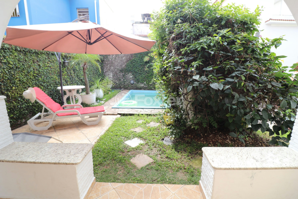 Casa à venda com 5 quartos, 260m² - Foto 4