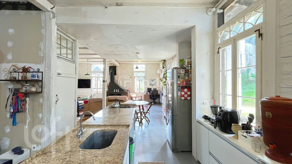 Casa à venda com 3 quartos, 176m² - Foto 6