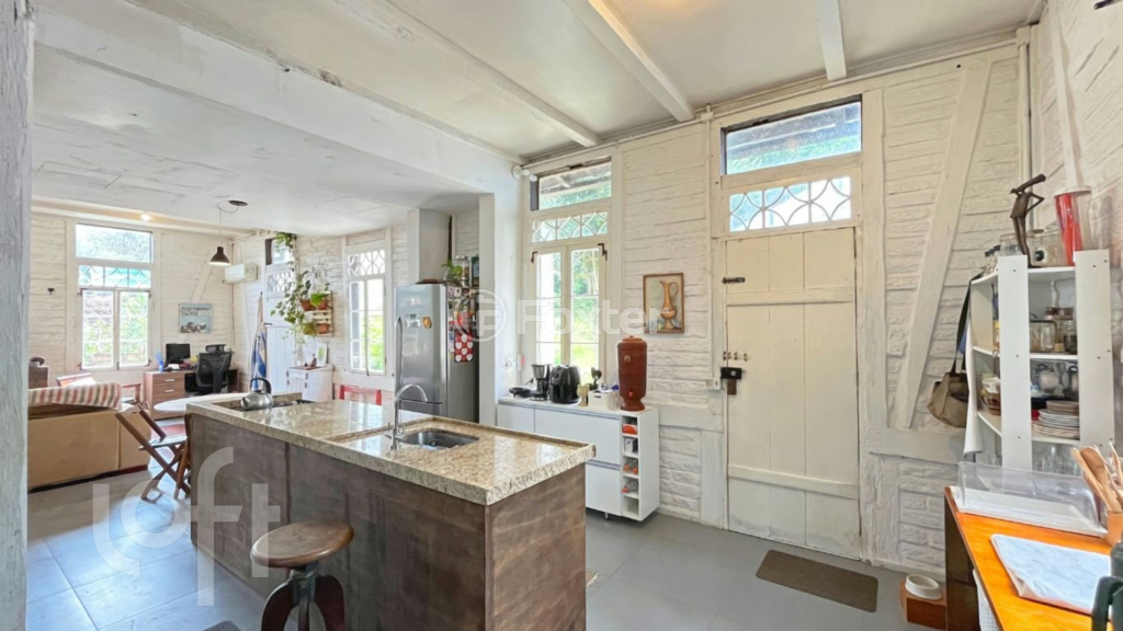 Casa à venda com 3 quartos, 176m² - Foto 9