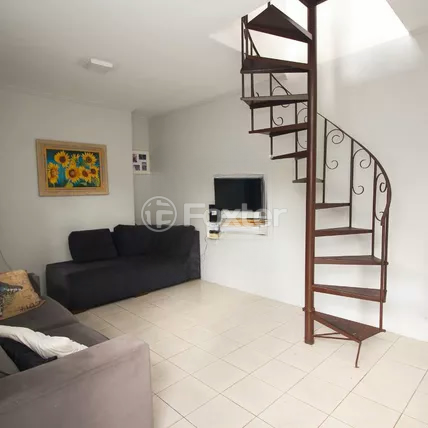Casa à venda com 4 quartos, 305m² - Foto 1